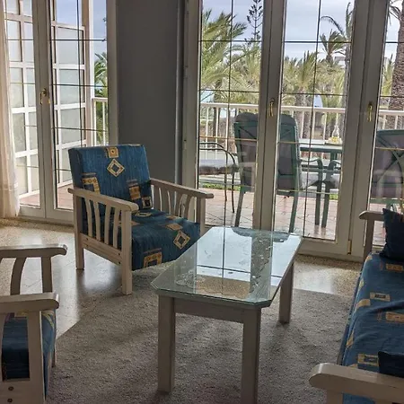 Muy Soleado Y Con Vistas Frontales Al Mar Apartmán *